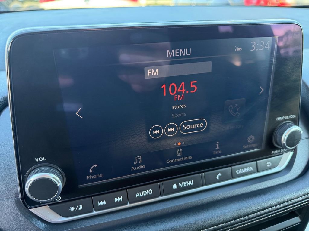 Used 2024 Nissan Rogue SV image 19