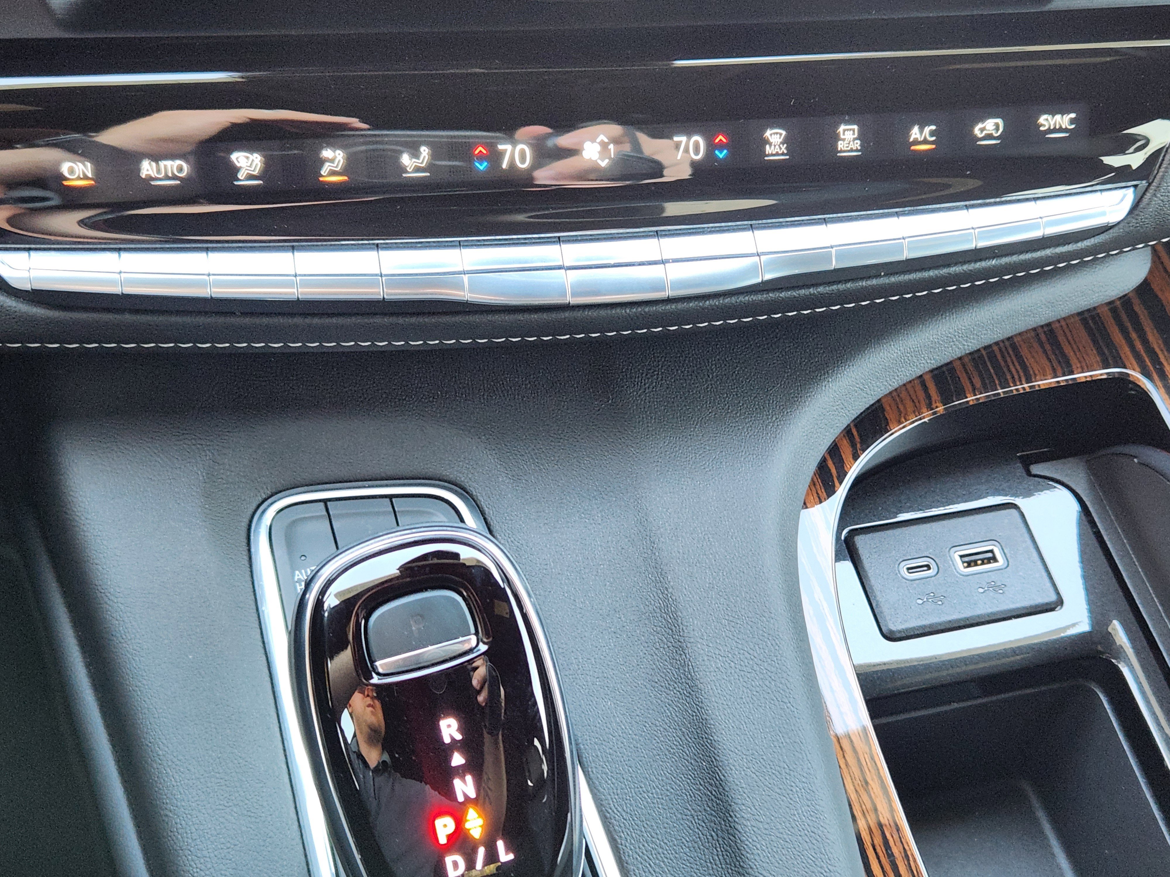 Certified 2024 Cadillac Escalade Luxury image 19