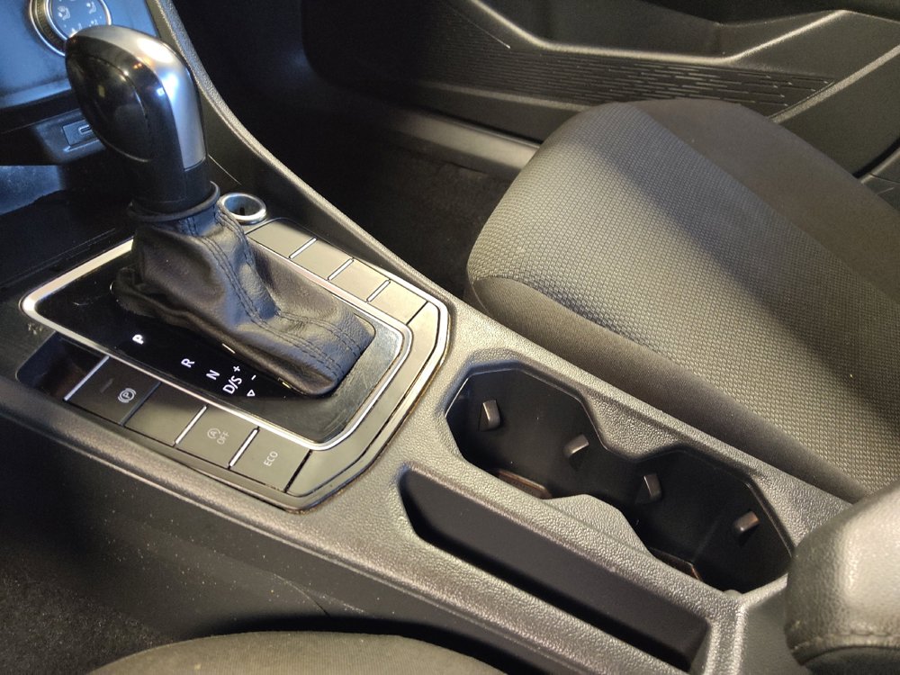Used 2021 Volkswagen Jetta SE FWD image 26