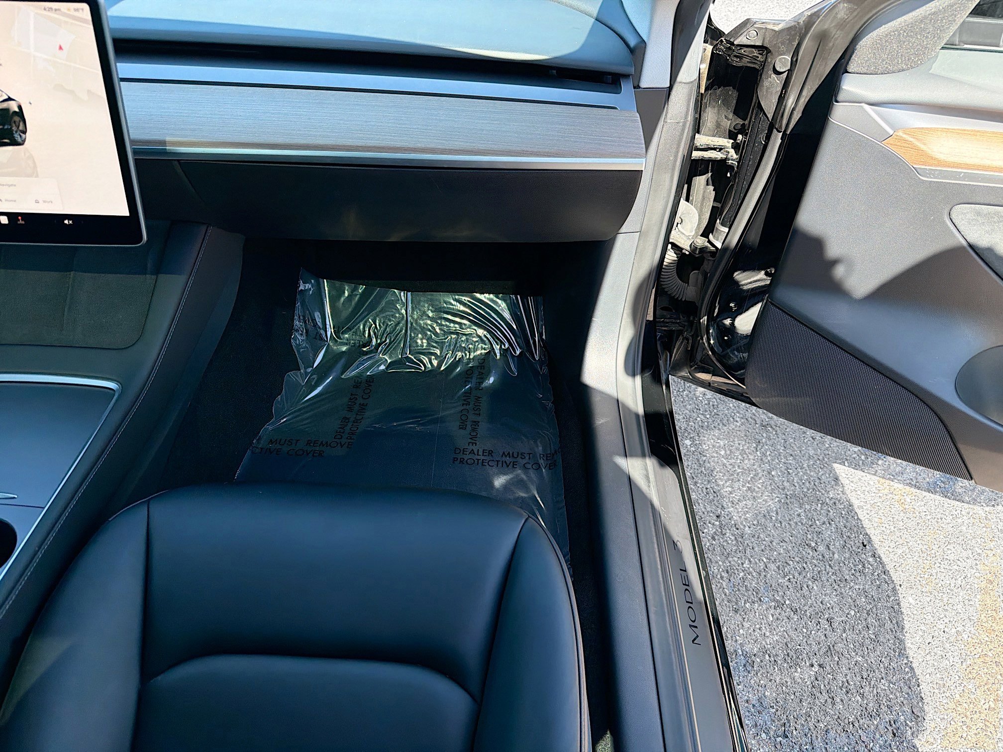 Used 2023 Tesla Model 3 Standard Range image 17