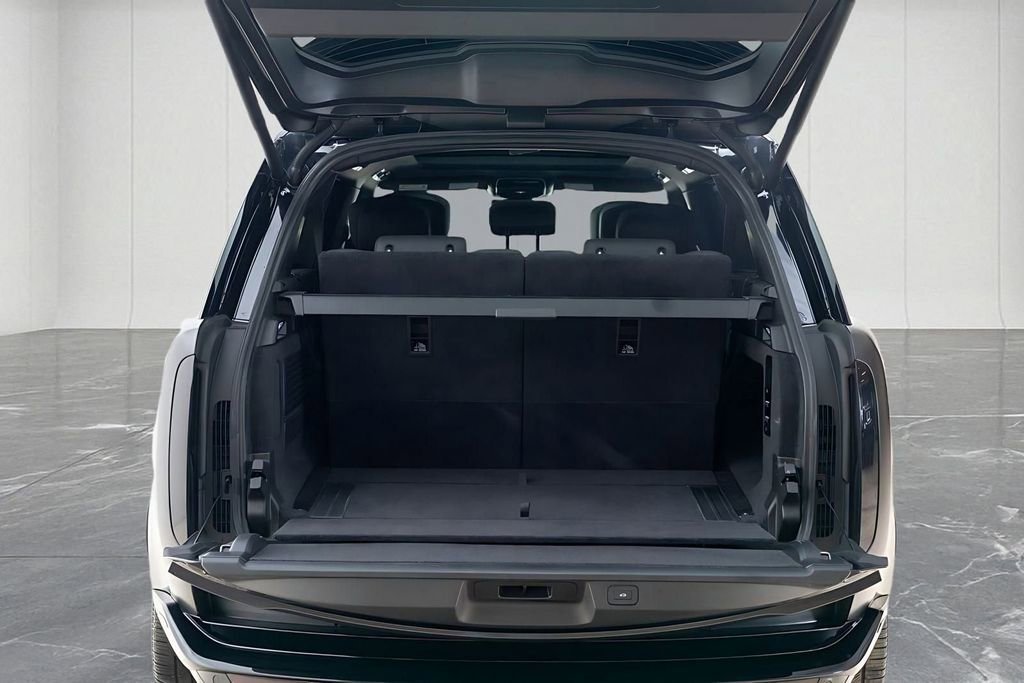 Used 2025 Land Rover Range Rover Long Wheelbase Autobiography image 14