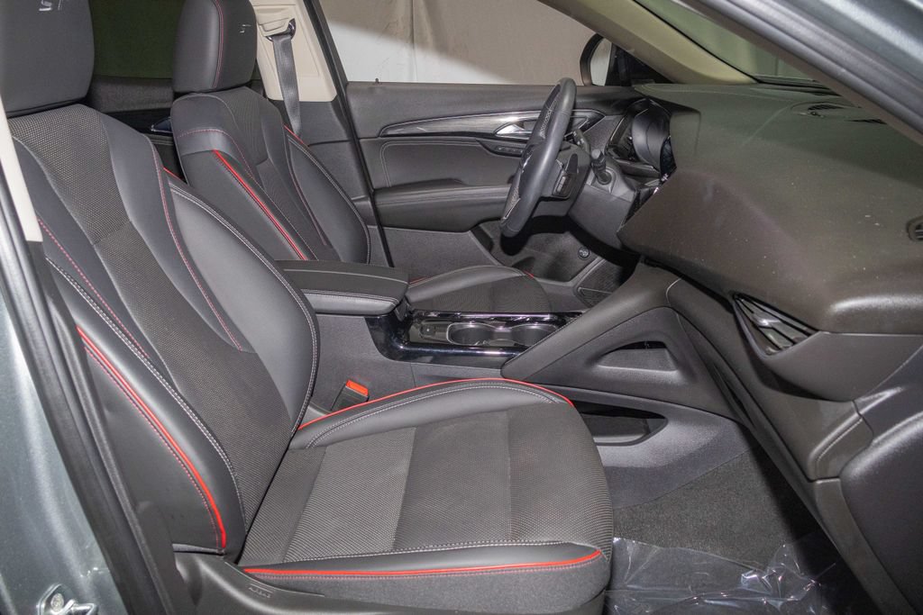 Used 2023 Buick Envision Essence w/ Sport Touring Package AWD/4WD image 15