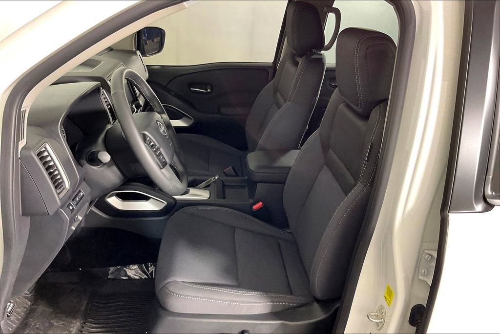 Certified 2024 Nissan Frontier SV w/ Hardbody Edition image 35