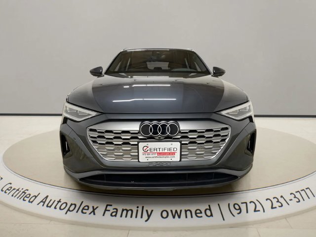 Used 2024 Audi Q8 e-tron Premium Plus w/ Premium Plus Package AWD/4WD image 8