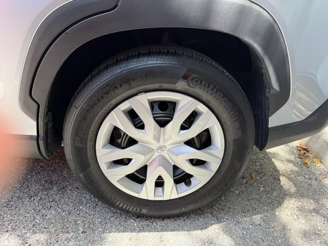Used 2023 Toyota Corolla Cross L FWD image 10