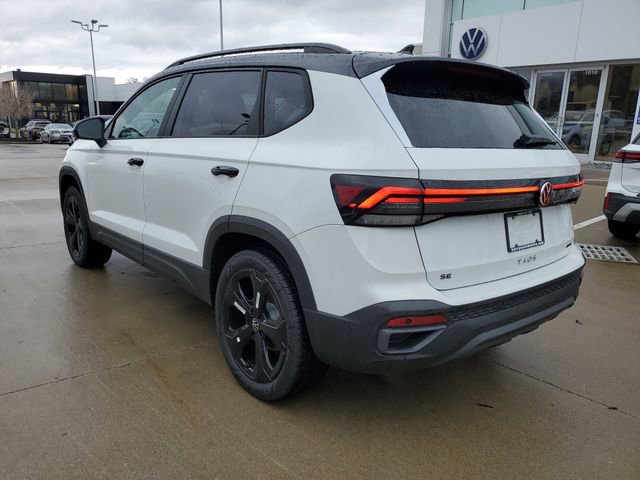 New 2026 Volkswagen Taos SE image 3