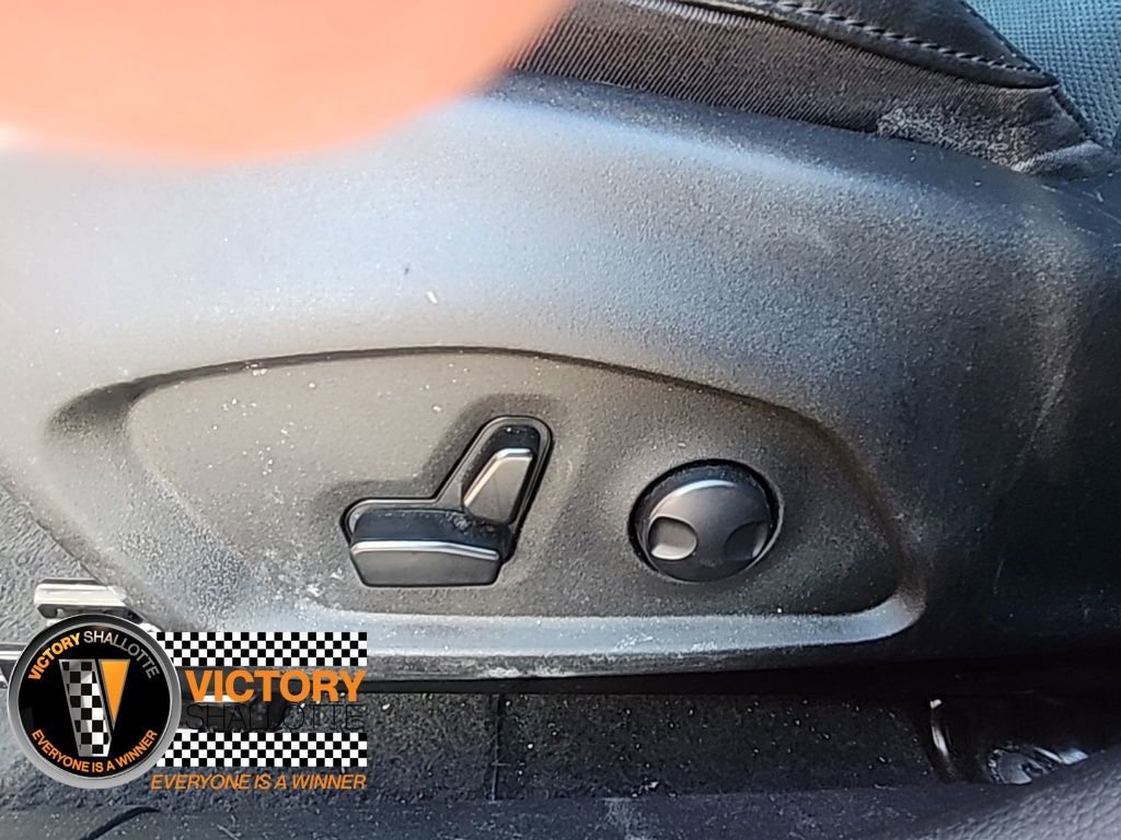 Used 2023 Jeep Compass Limited image 19