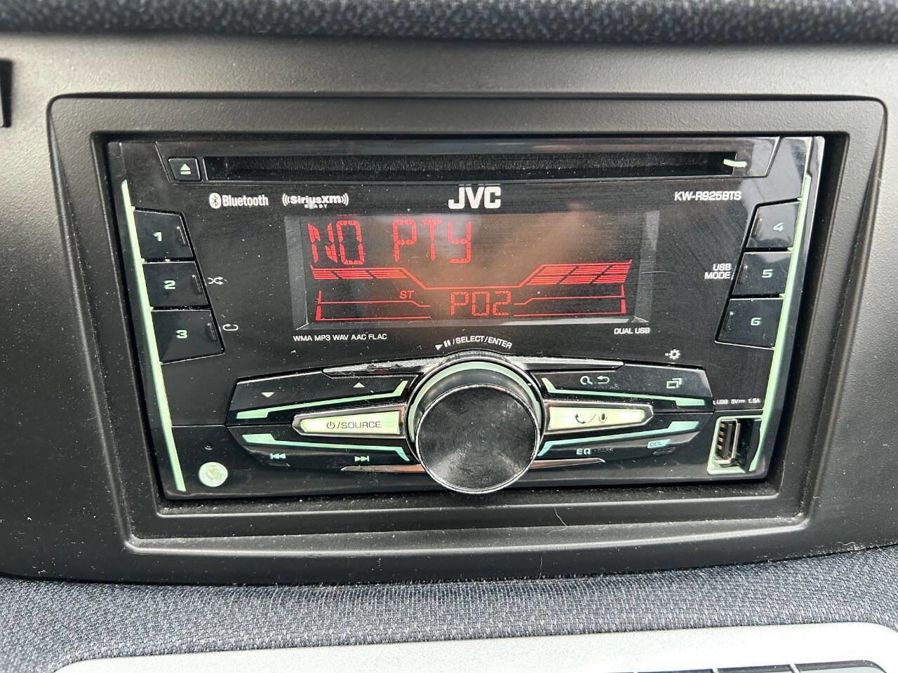 Used 2015 smart fortwo pure image 19