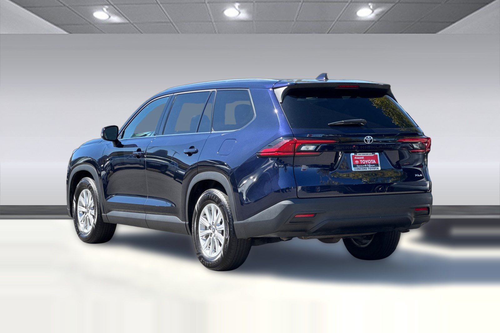 Used 2025 Toyota Grand Highlander FWD image 3