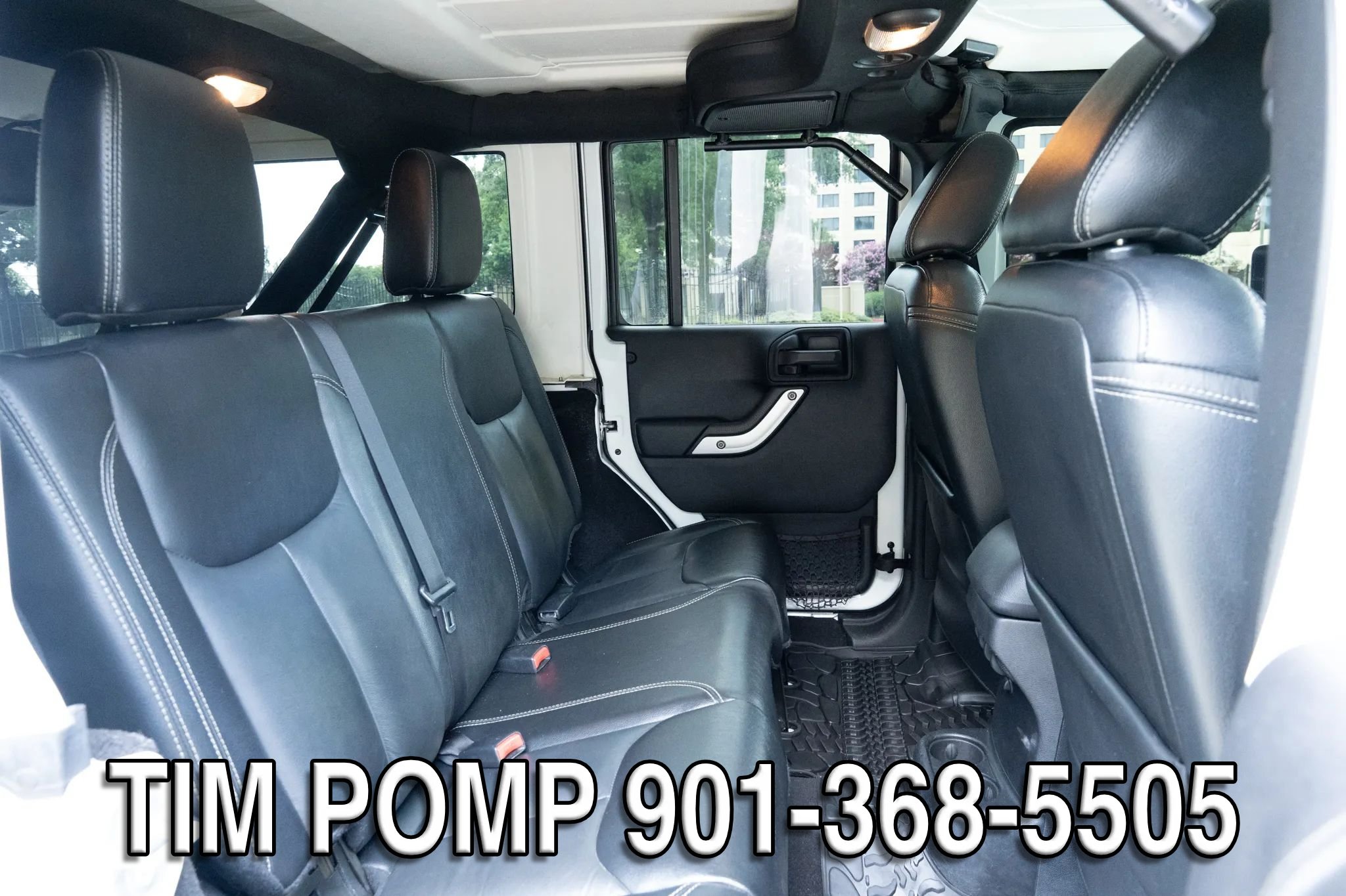 Used 2016 Jeep Wrangler Unlimited Rubicon w/ Connectivity Group AWD/4WD image 17
