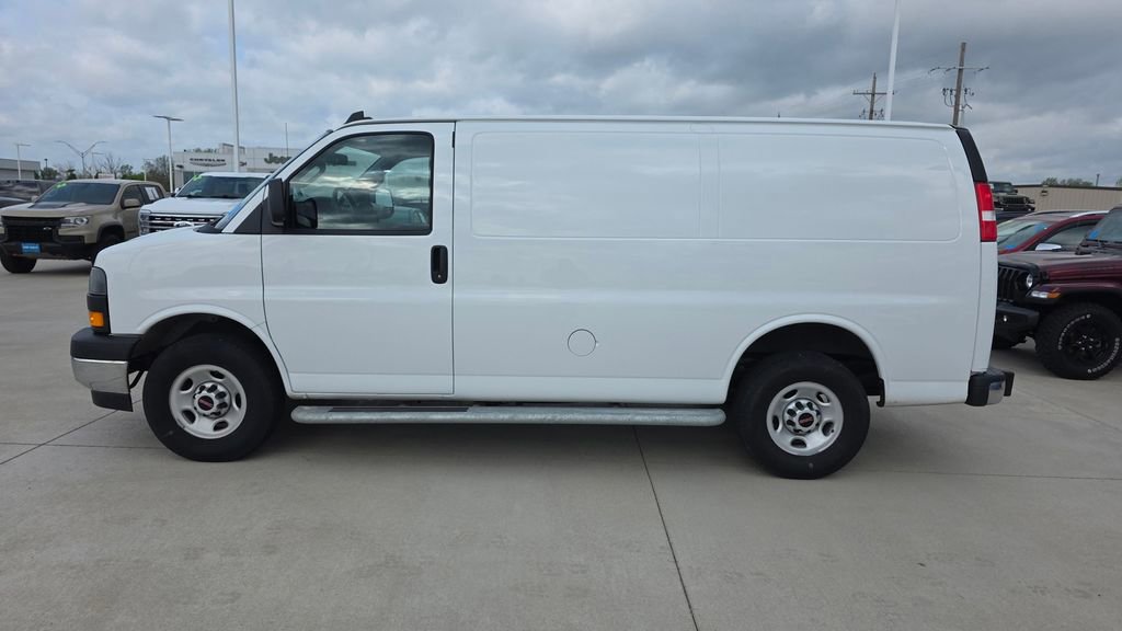 Used 2024 GMC Savana 2500 w/ Driver Convenience Package image 2