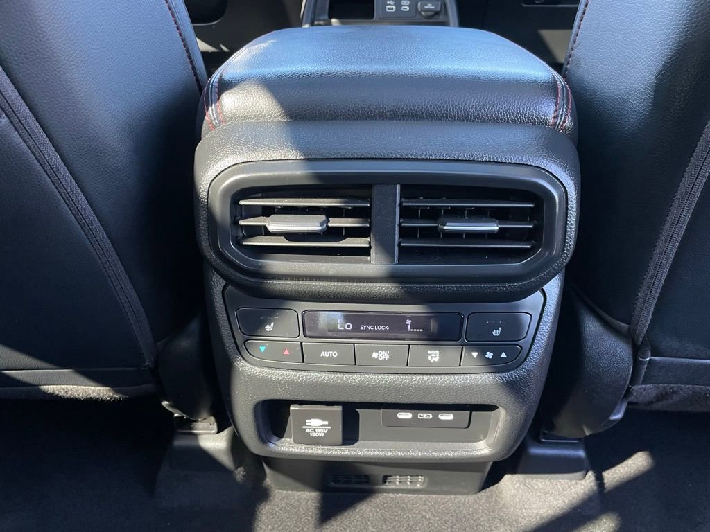 Certified 2025 Honda Pilot Black Edition image 40
