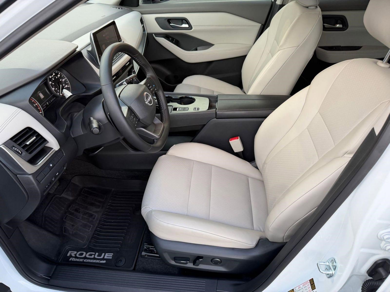 Used 2026 Nissan Rogue SV w/ SV Premium Package image 5