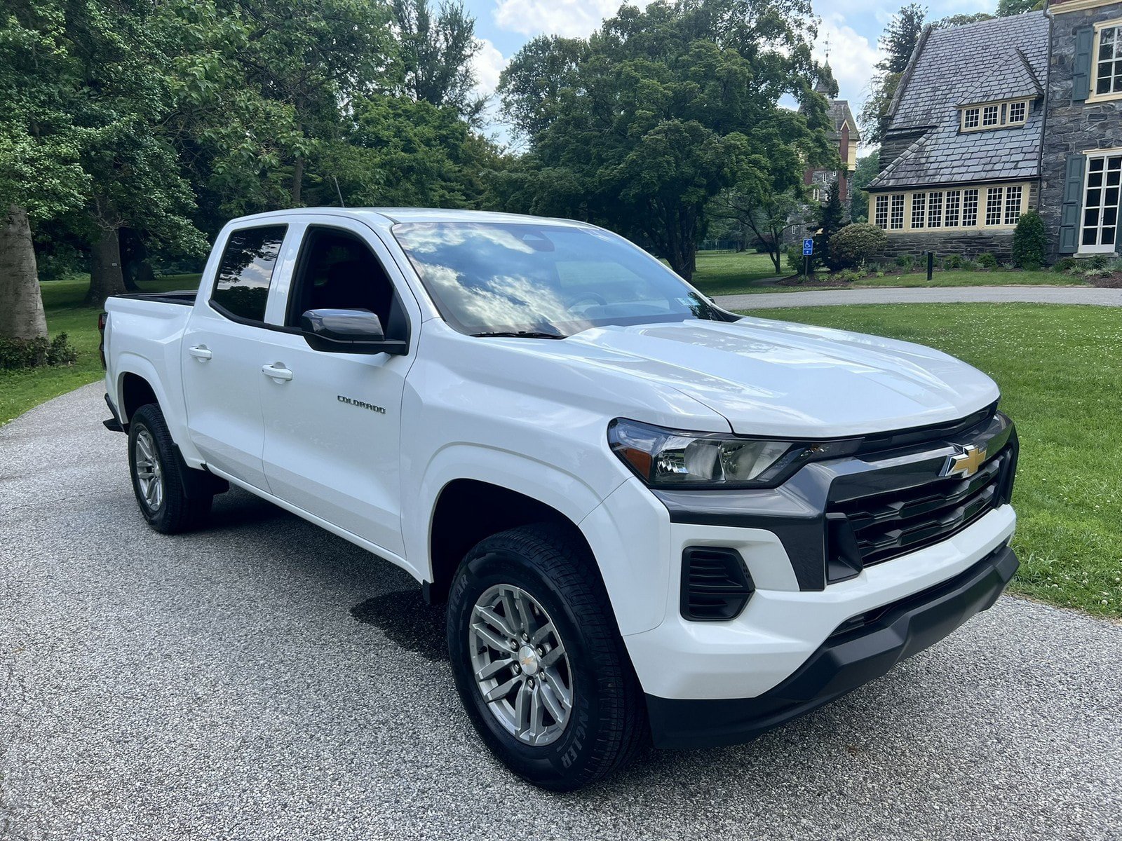 Used 2025 Chevrolet Colorado LT w/ Advanced Trailering Package RWD image 2