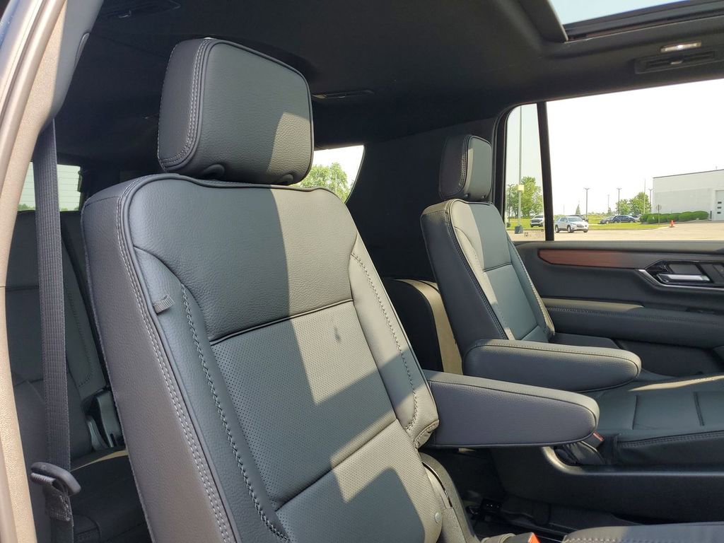 New 2025 GMC Yukon XL Denali w/ Denali Reserve Package image 29