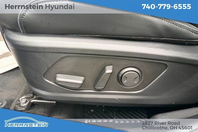 Used 2025 Hyundai Tucson Limited image 16