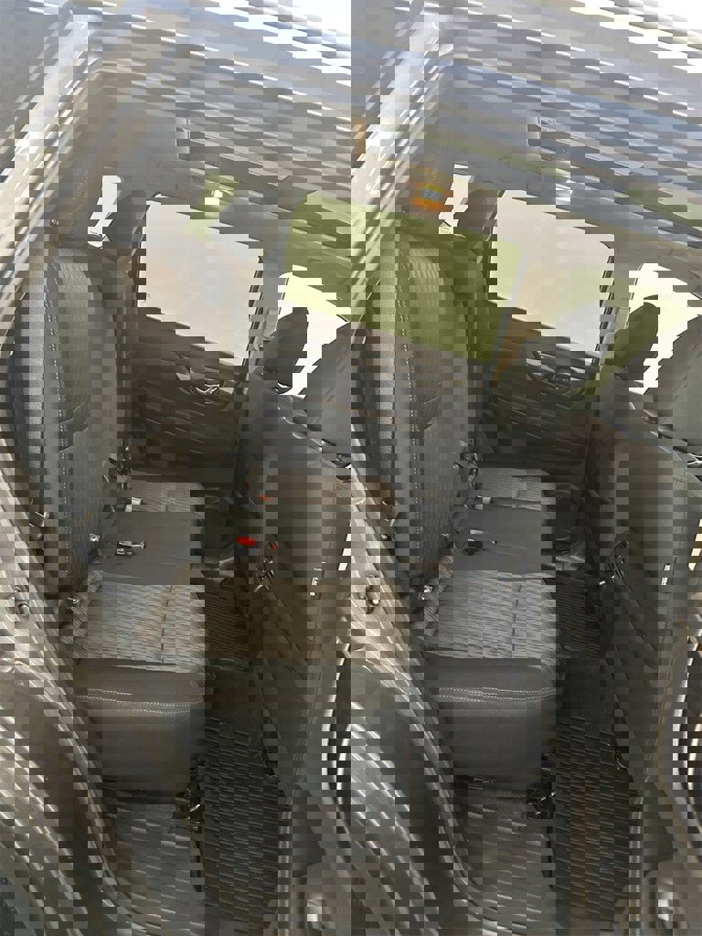 Used 2018 Nissan Rogue SV w/ Sun & Sound Touring Package image 30