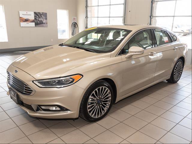 Used 2017 Ford Fusion SE w/ Fusion SE Technology Package image 5