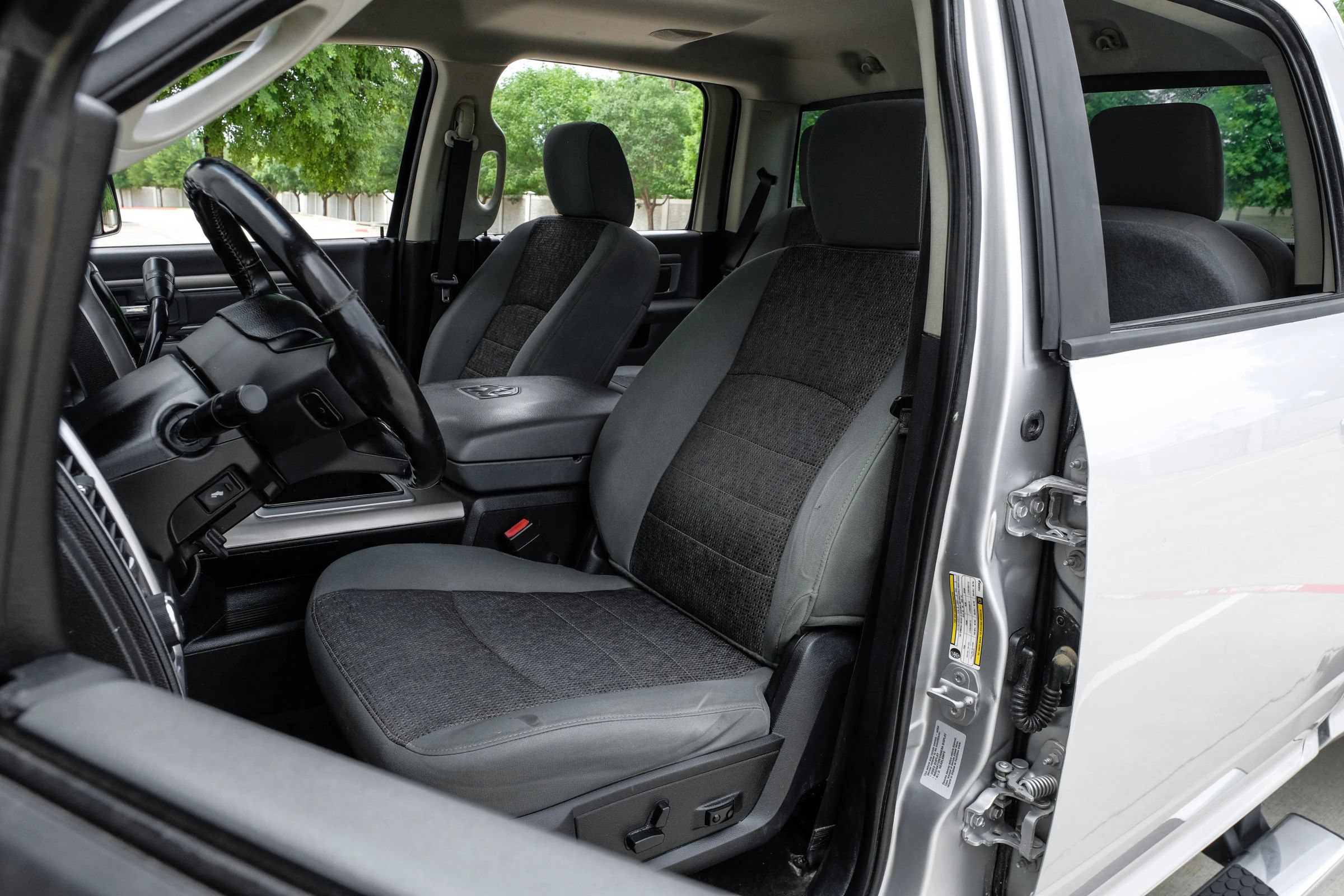 Used 2015 RAM 3500 Big Horn AWD/4WD image 38