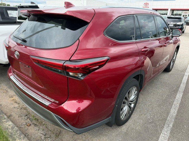 Used 2020 Toyota Highlander Platinum AWD/4WD image 4