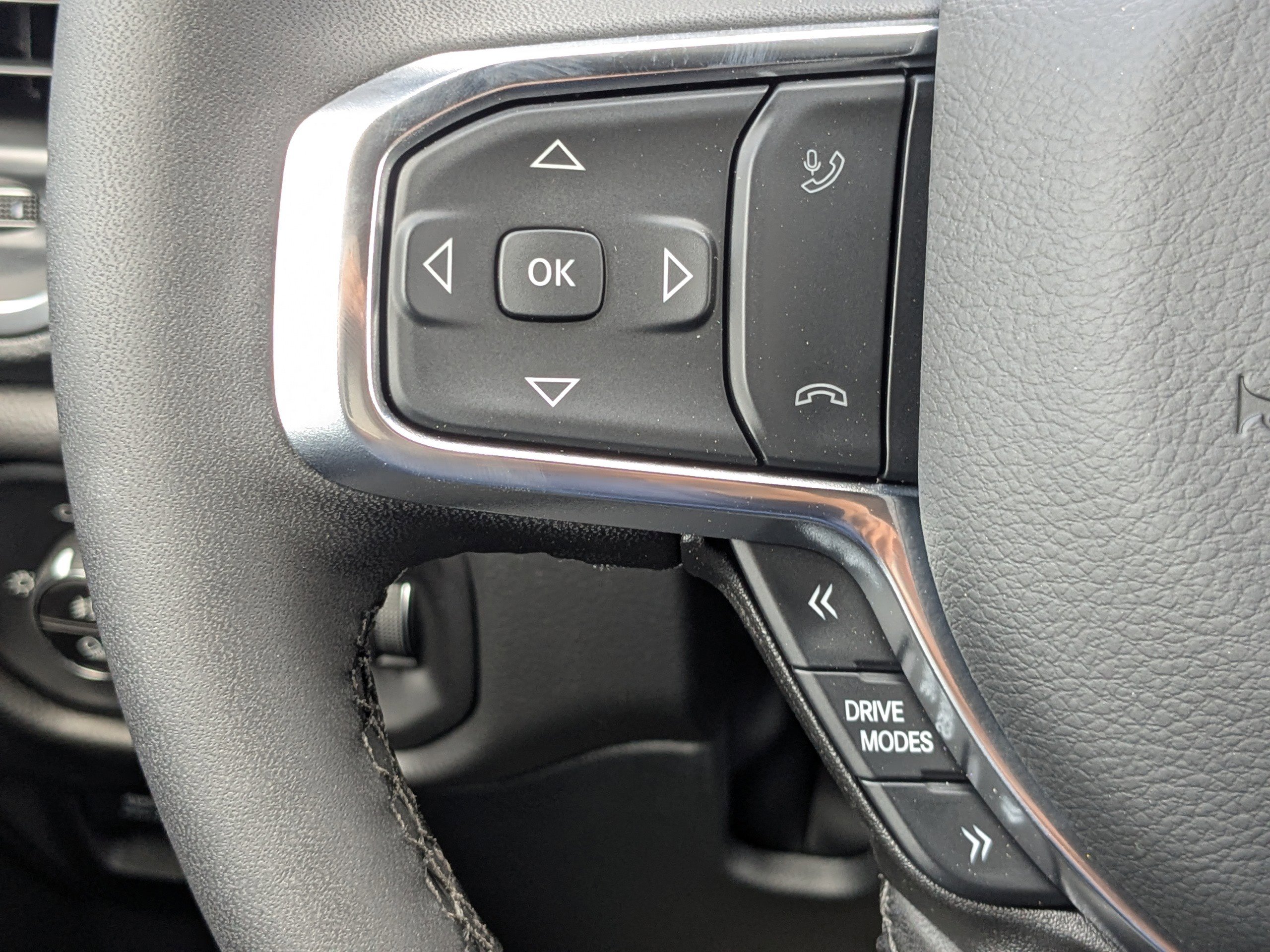 New 2026 RAM 1500 Laramie AWD/4WD image 25