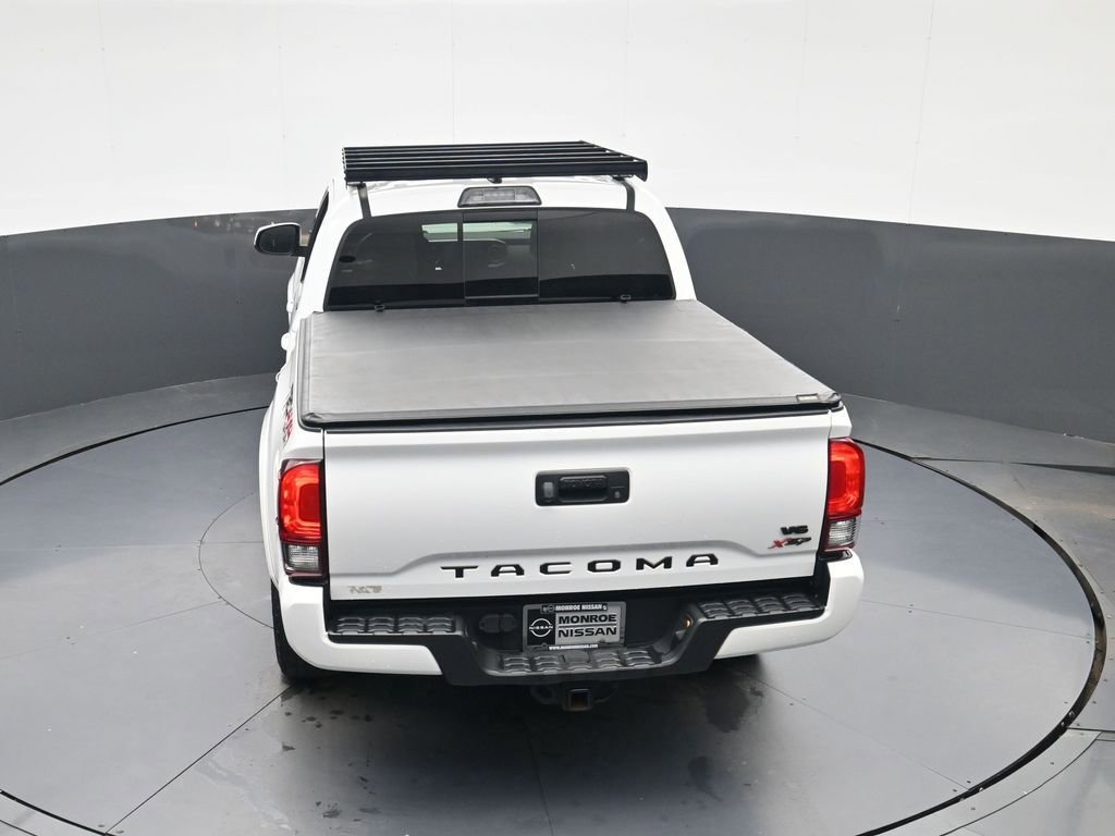 Used 2018 Toyota Tacoma TRD Sport image 34