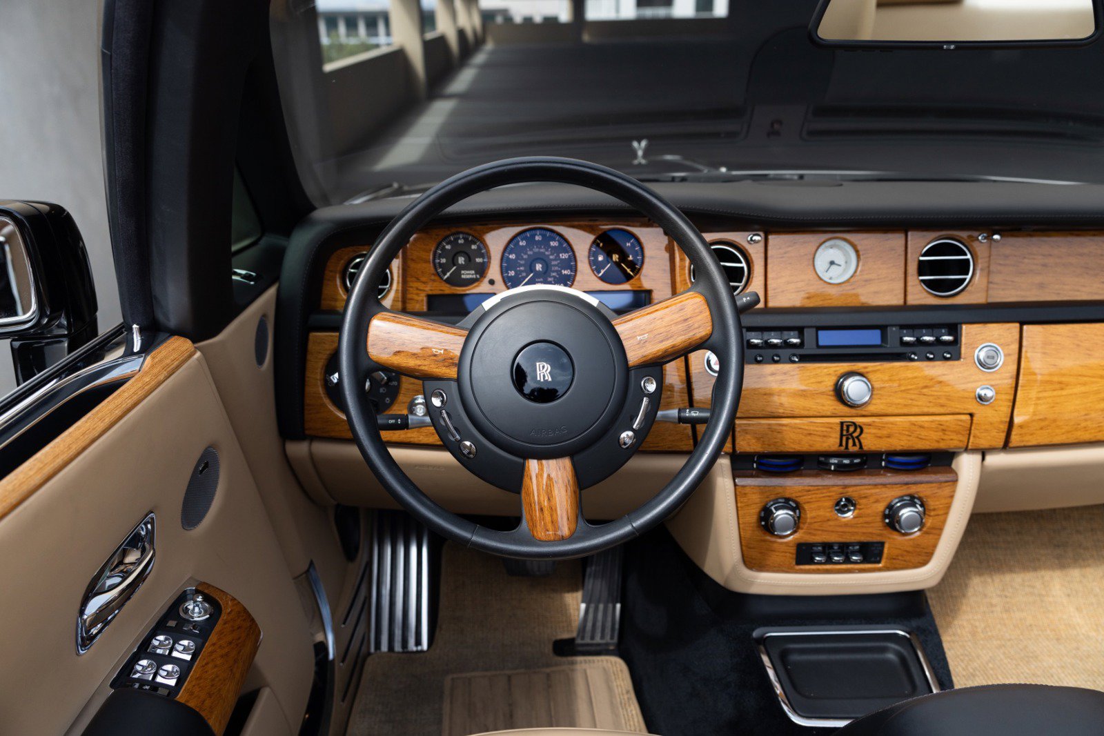 Used 2009 Rolls-Royce Phantom Drophead Coupe RWD image 22
