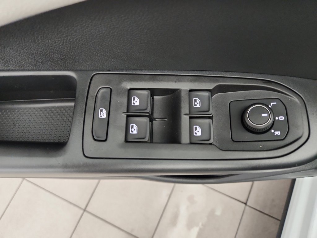 New 2026 Volkswagen Taos S image 9