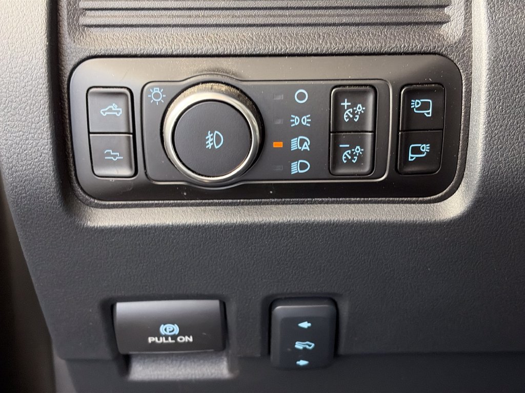 Used 2025 Ford F350 Platinum w/ Tremor Off-Road Package AWD/4WD image 25
