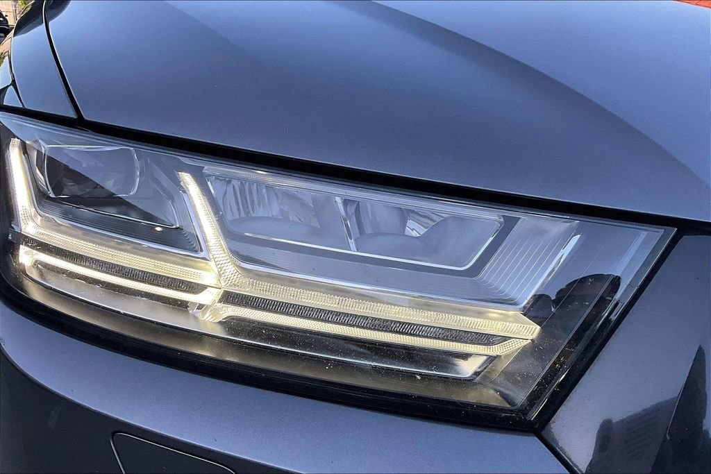 Used 2019 Audi Q7 3.0T Prestige w/ Prestige Package AWD/4WD image 32