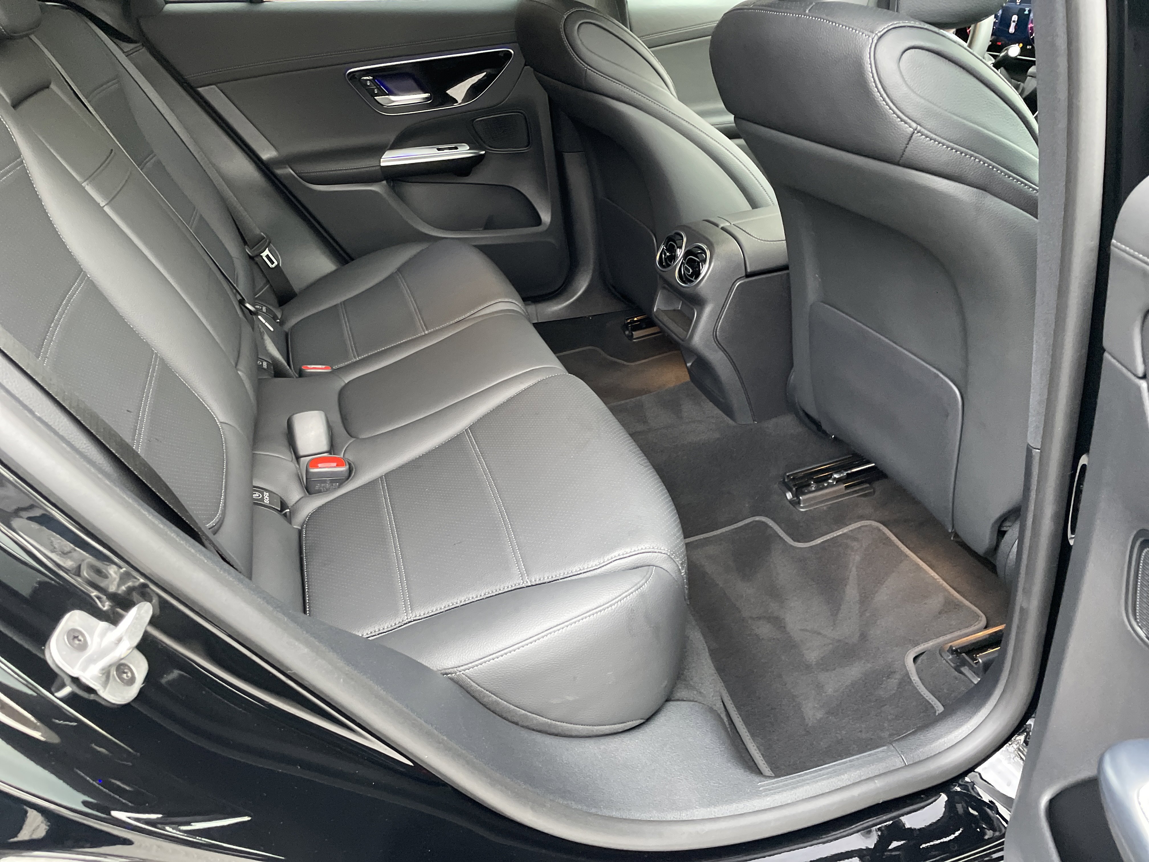 Certified 2025 Mercedes-Benz GLC 300 4MATIC image 45