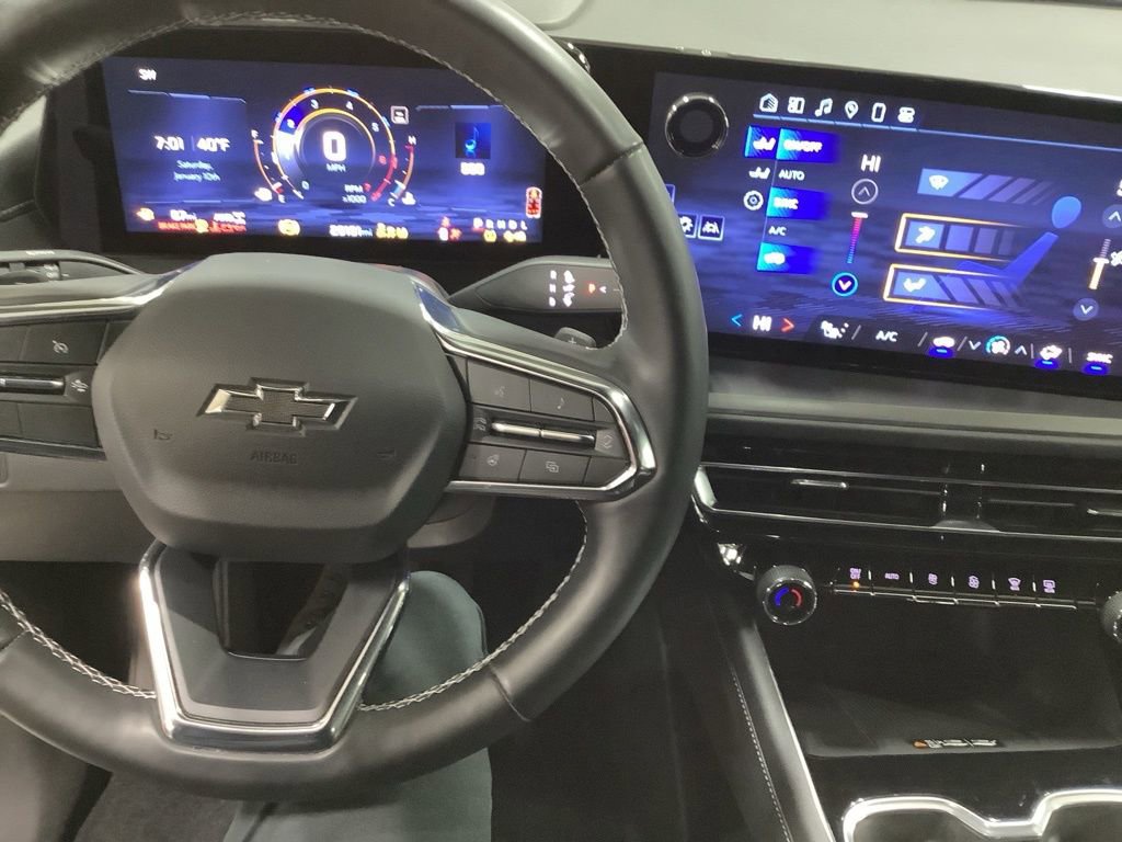 Used 2024 Chevrolet Traverse LT w/ Midnight/Sport Edition image 16