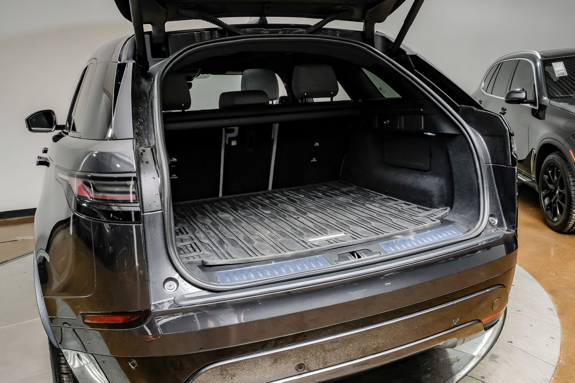 Used 2024 Land Rover Range Rover Velar Dynamic SE AWD/4WD image 57