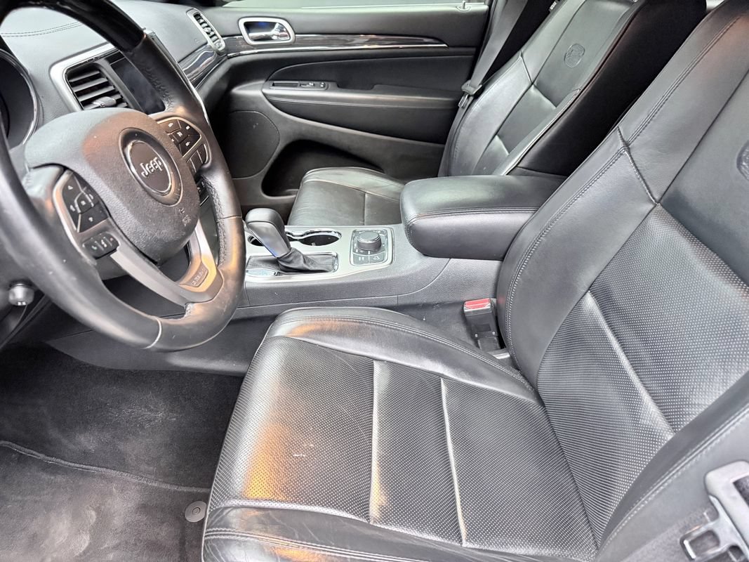 Used 2018 Jeep Grand Cherokee Overland AWD/4WD image 10