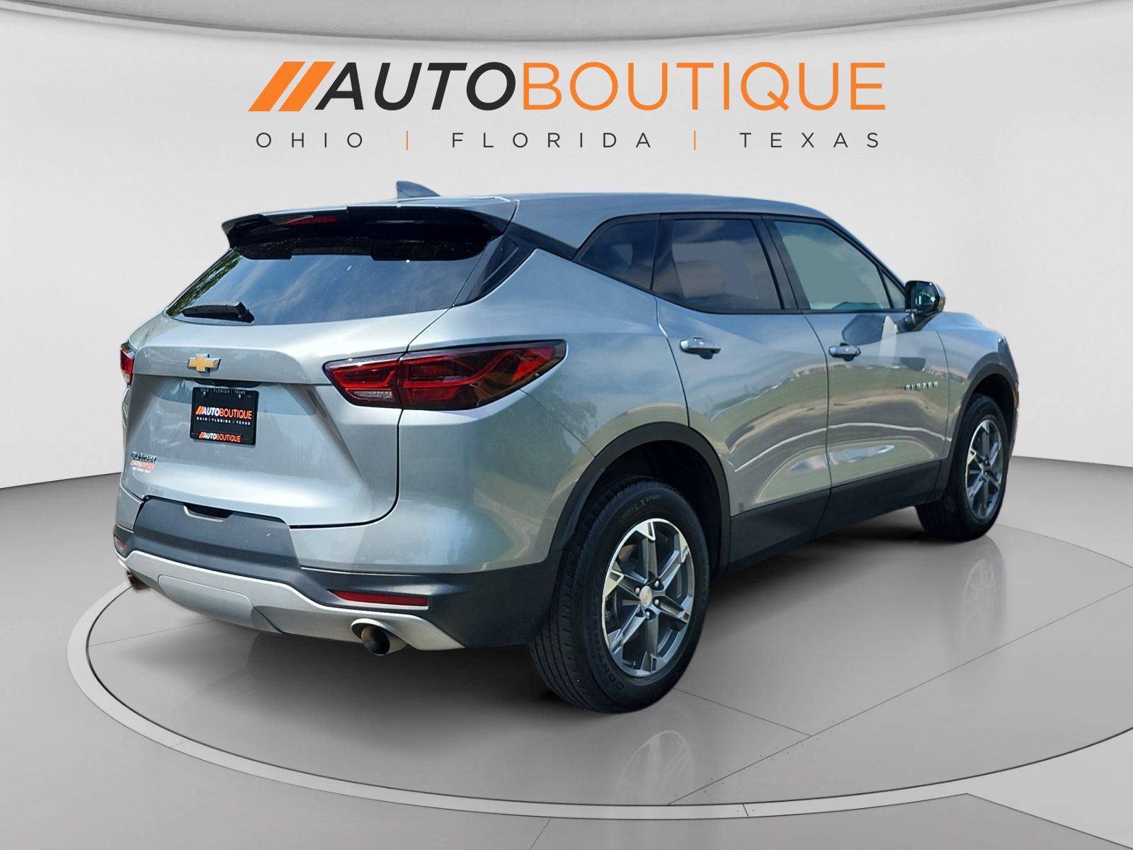 Used 2025 Chevrolet Blazer LT FWD image 6