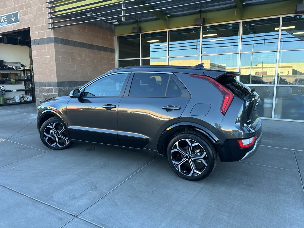 Used 2023 Kia Niro EX Touring image 5