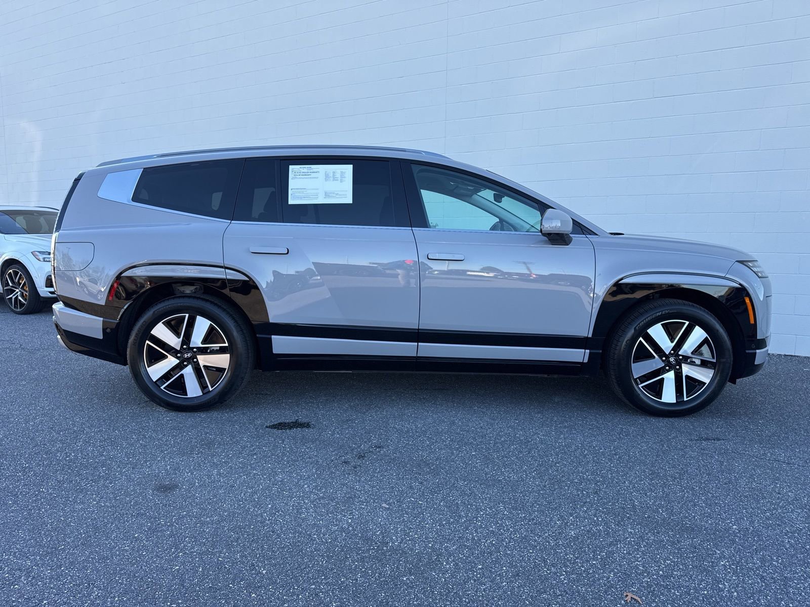 Used 2026 Hyundai Ioniq 9 SEL image 8