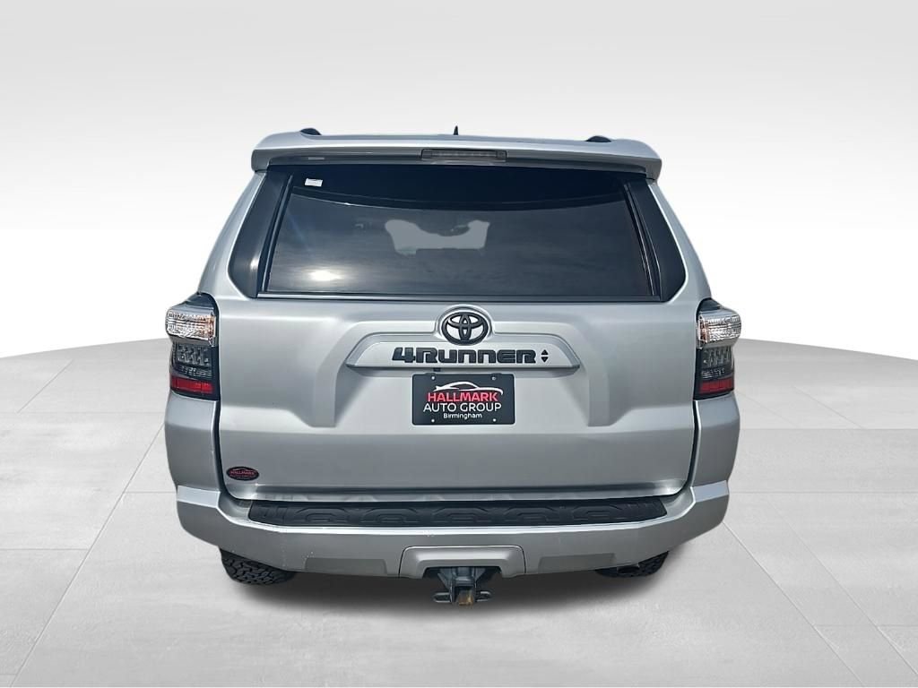 Used 2021 Toyota 4Runner SR5 Premium image 4