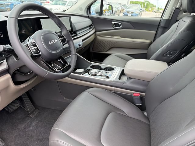 New 2026 Kia Carnival EX FWD image 16