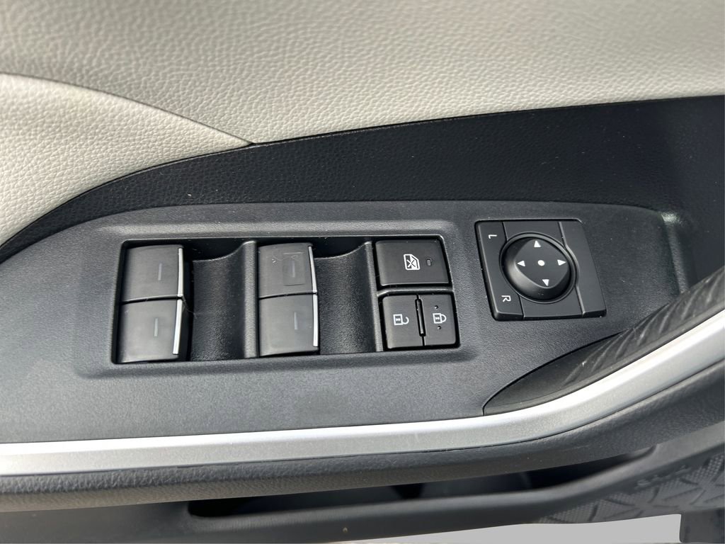 Used 2023 Toyota RAV4 XLE Premium image 35