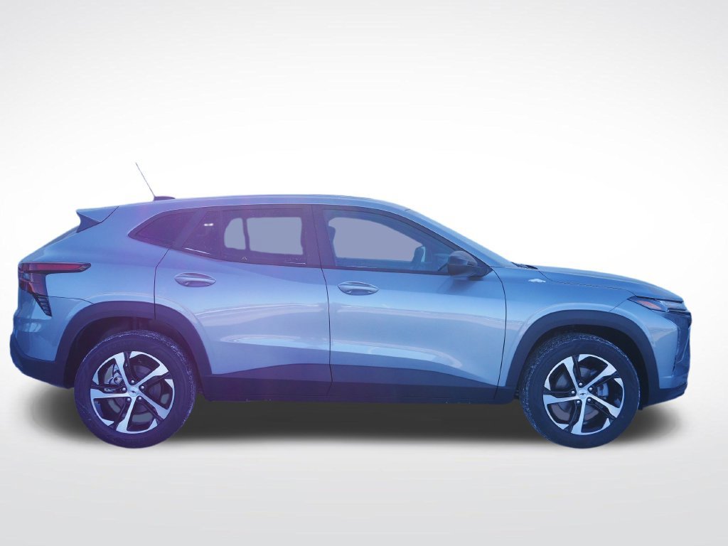 New 2026 Chevrolet Trax RS w/ Sunroof Package FWD image 2