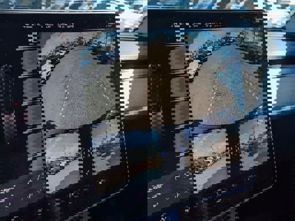 Used 2022 Tesla Model Y Long Range image 22