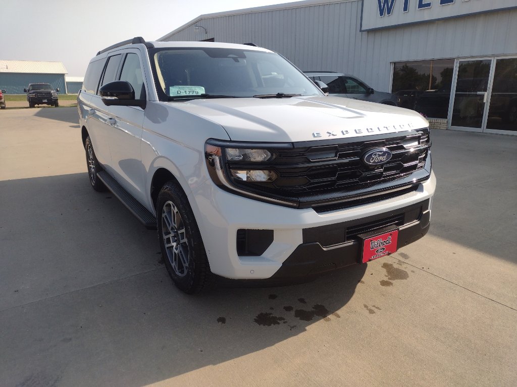 New 2025 Ford Expedition Max Active image 4