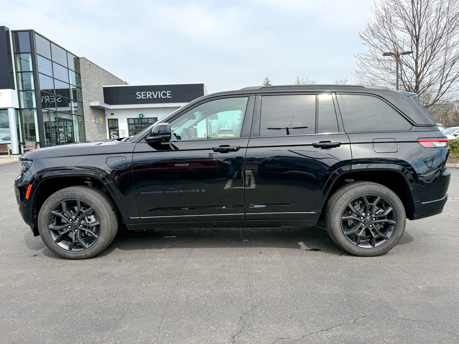 Used 2023 Jeep Grand Cherokee 30th Anniversary image 10