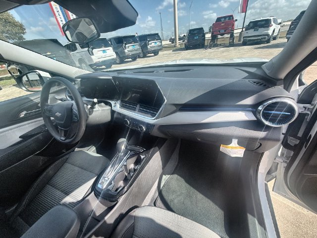 Certified 2026 Chevrolet Trax LT FWD image 27