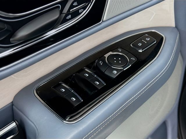 Used 2020 Lincoln Navigator L Black Label w/ Cargo Convenience Package image 18