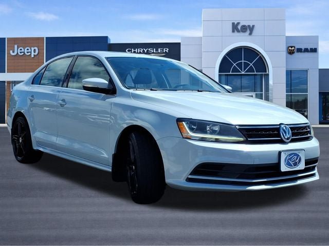 Used 2017 Volkswagen Jetta SE FWD image 6