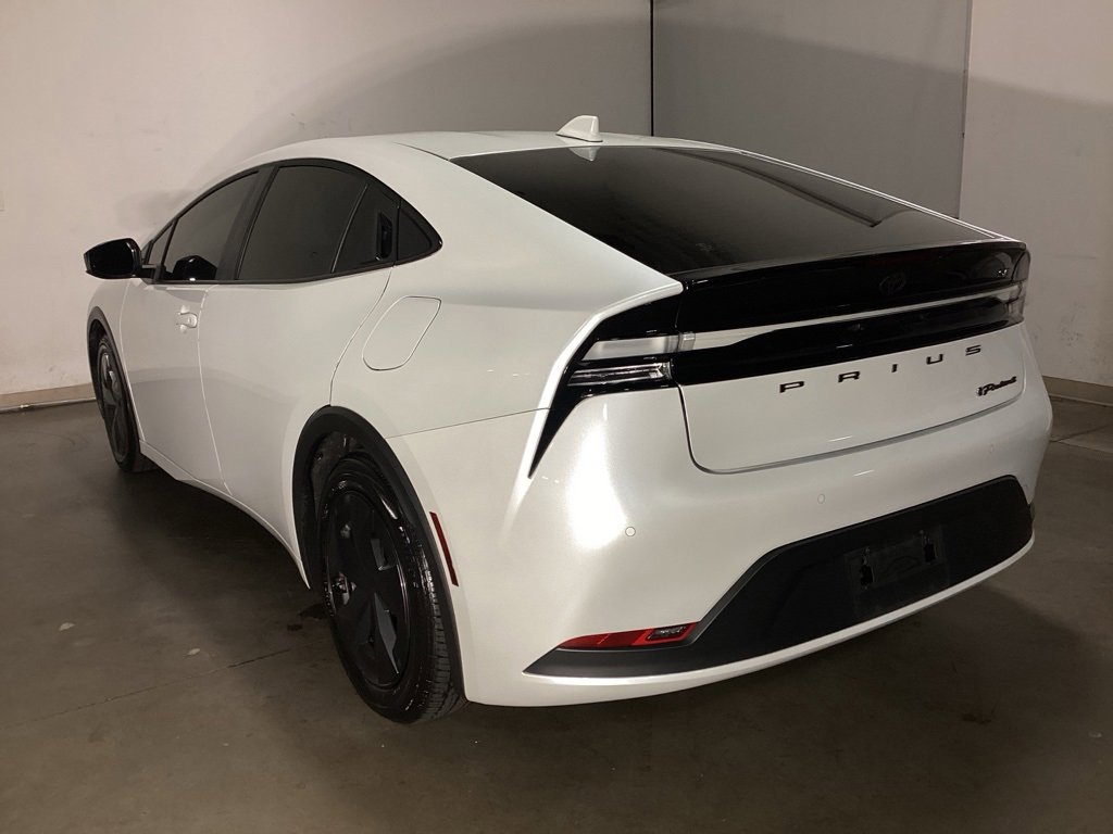 Used 2024 Toyota Prius Prime SE image 9