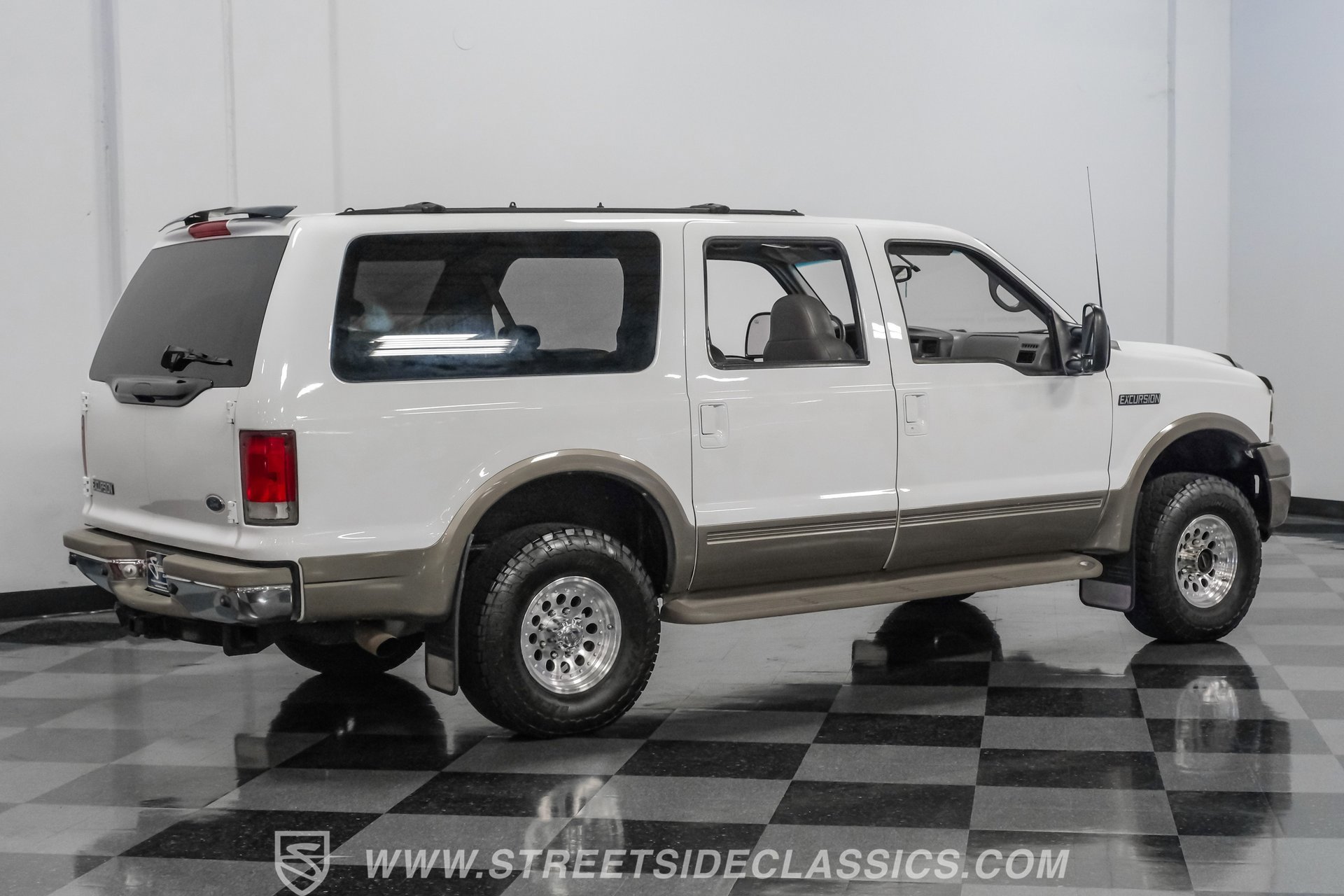Used 2000 Ford Excursion Limited AWD/4WD image 12