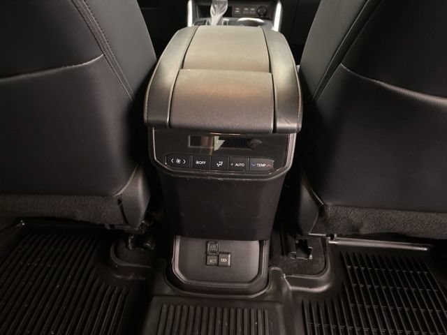 Used 2023 Toyota Highlander XSE AWD/4WD image 37